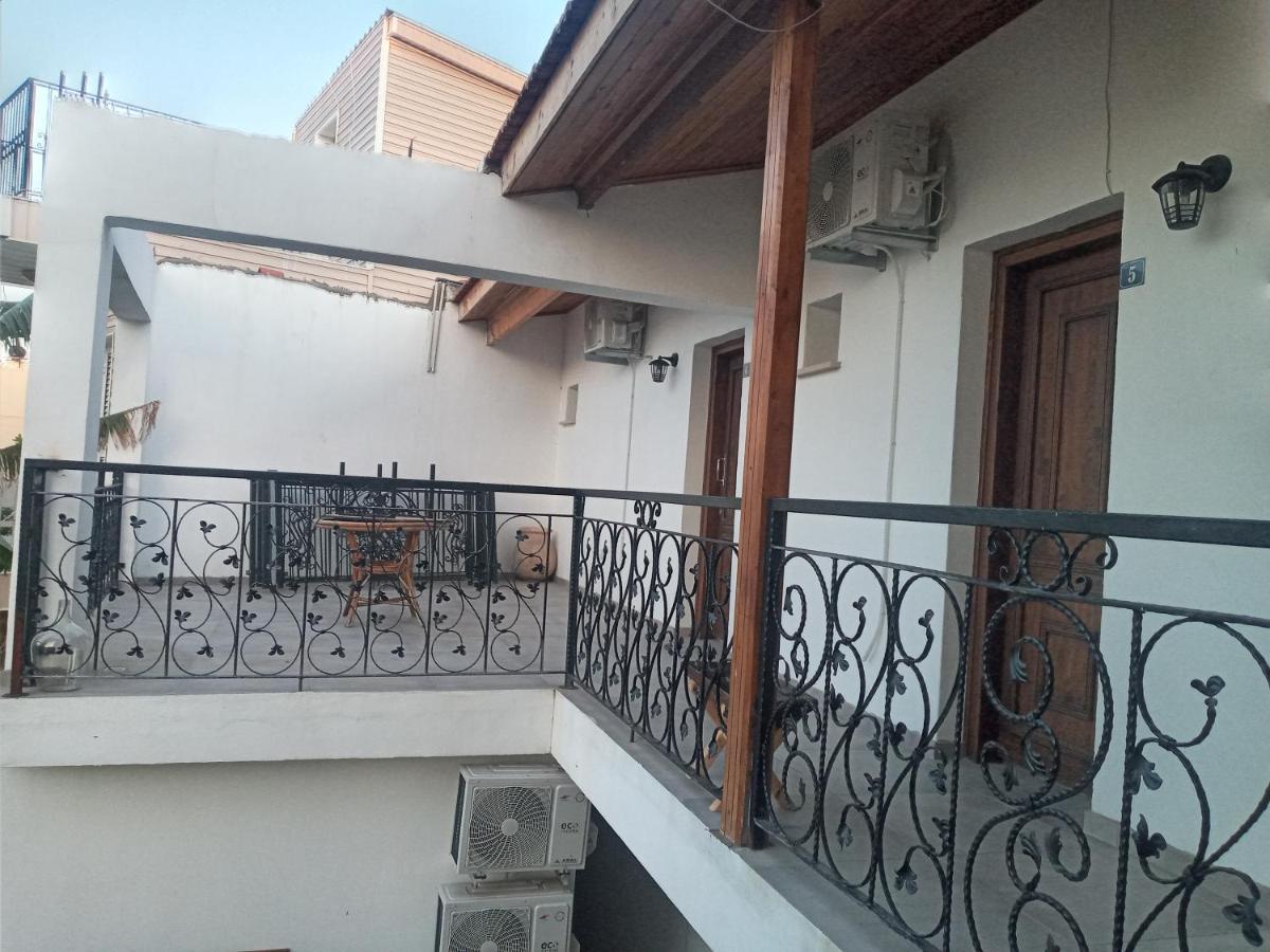 Magic Moon Guest House Famagusta  Ngoại thất bức ảnh