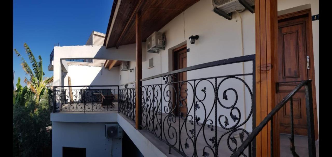 Magic Moon Guest House Famagusta  Ngoại thất bức ảnh