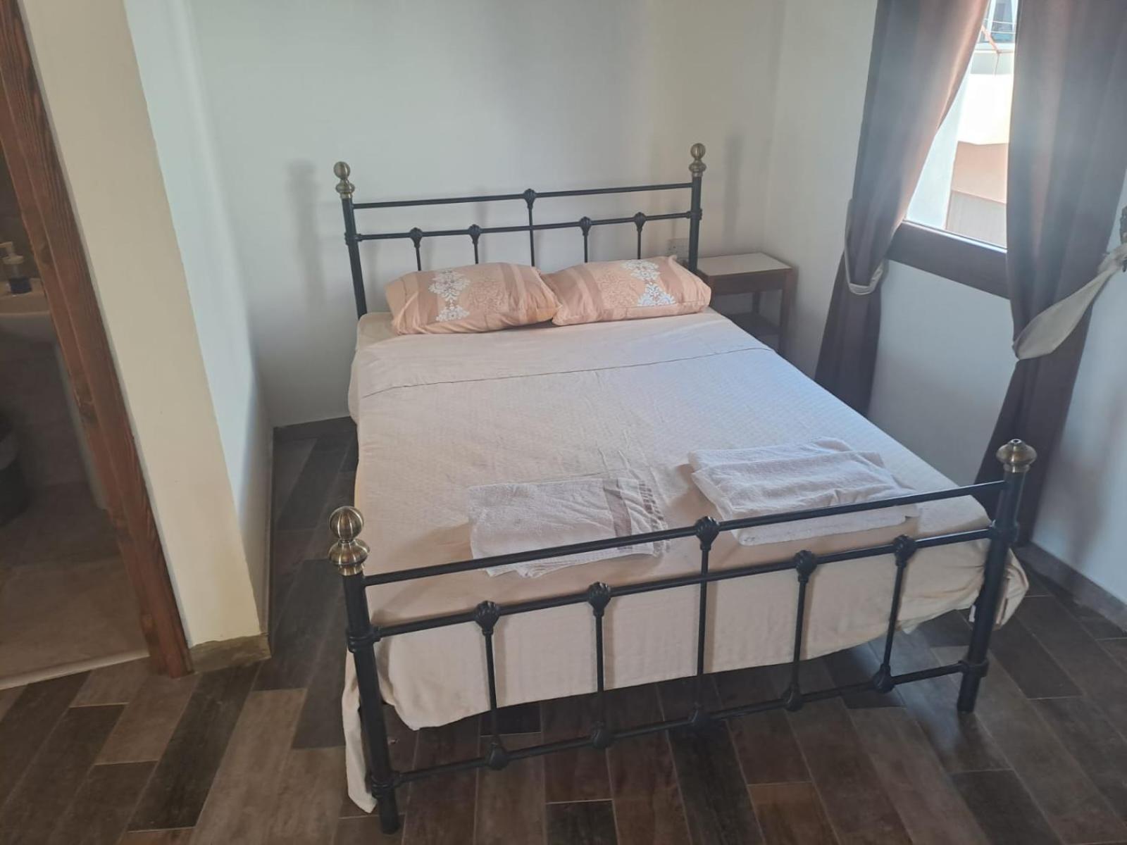Magic Moon Guest House Famagusta  Ngoại thất bức ảnh