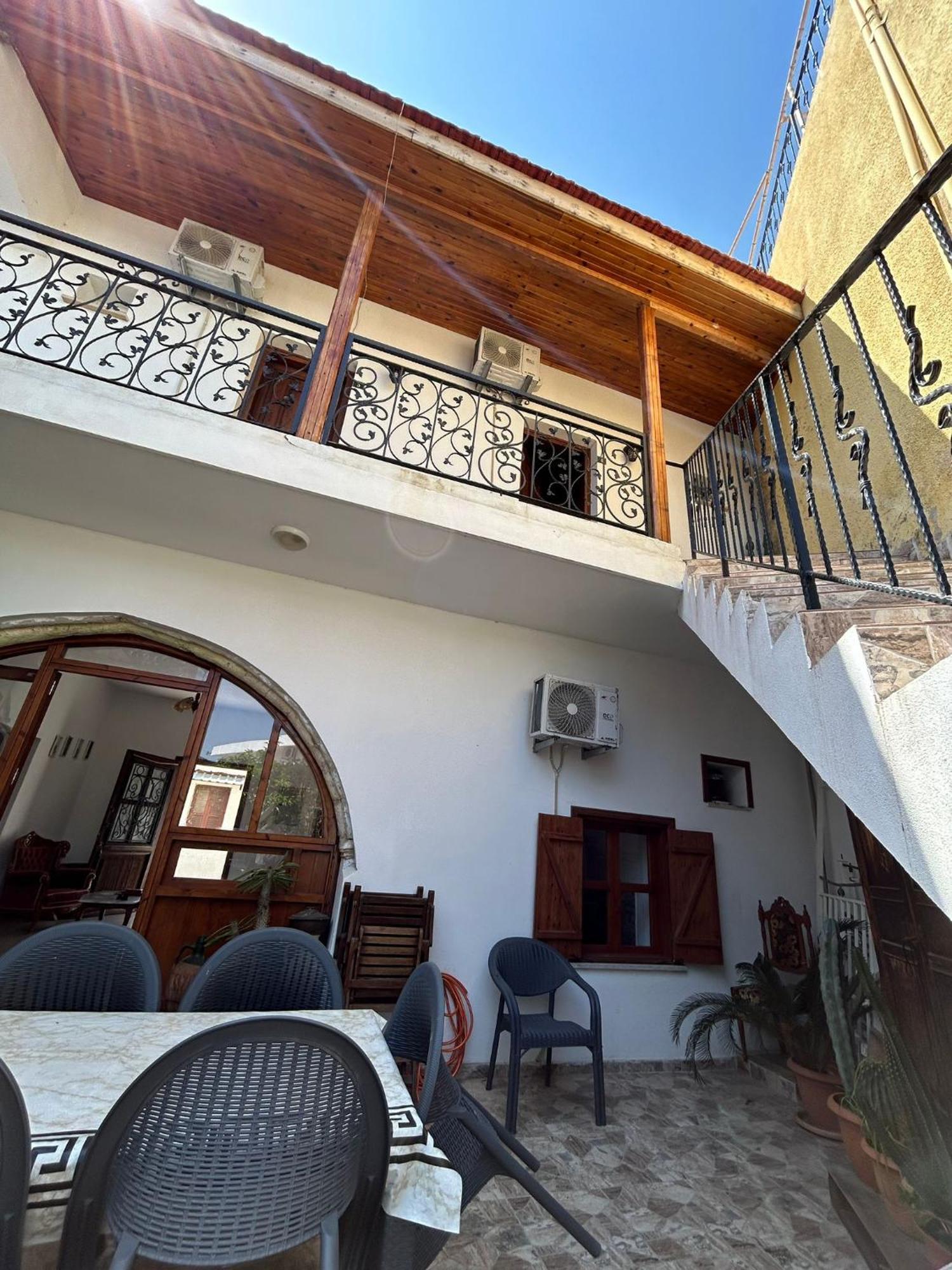 Magic Moon Guest House Famagusta  Ngoại thất bức ảnh