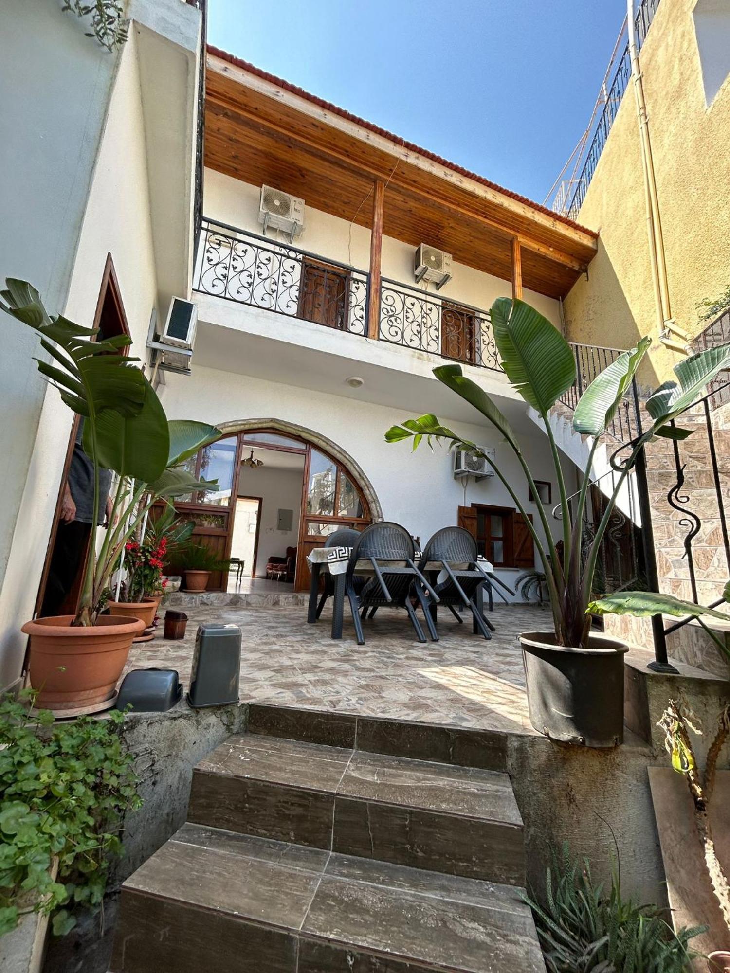 Magic Moon Guest House Famagusta  Ngoại thất bức ảnh