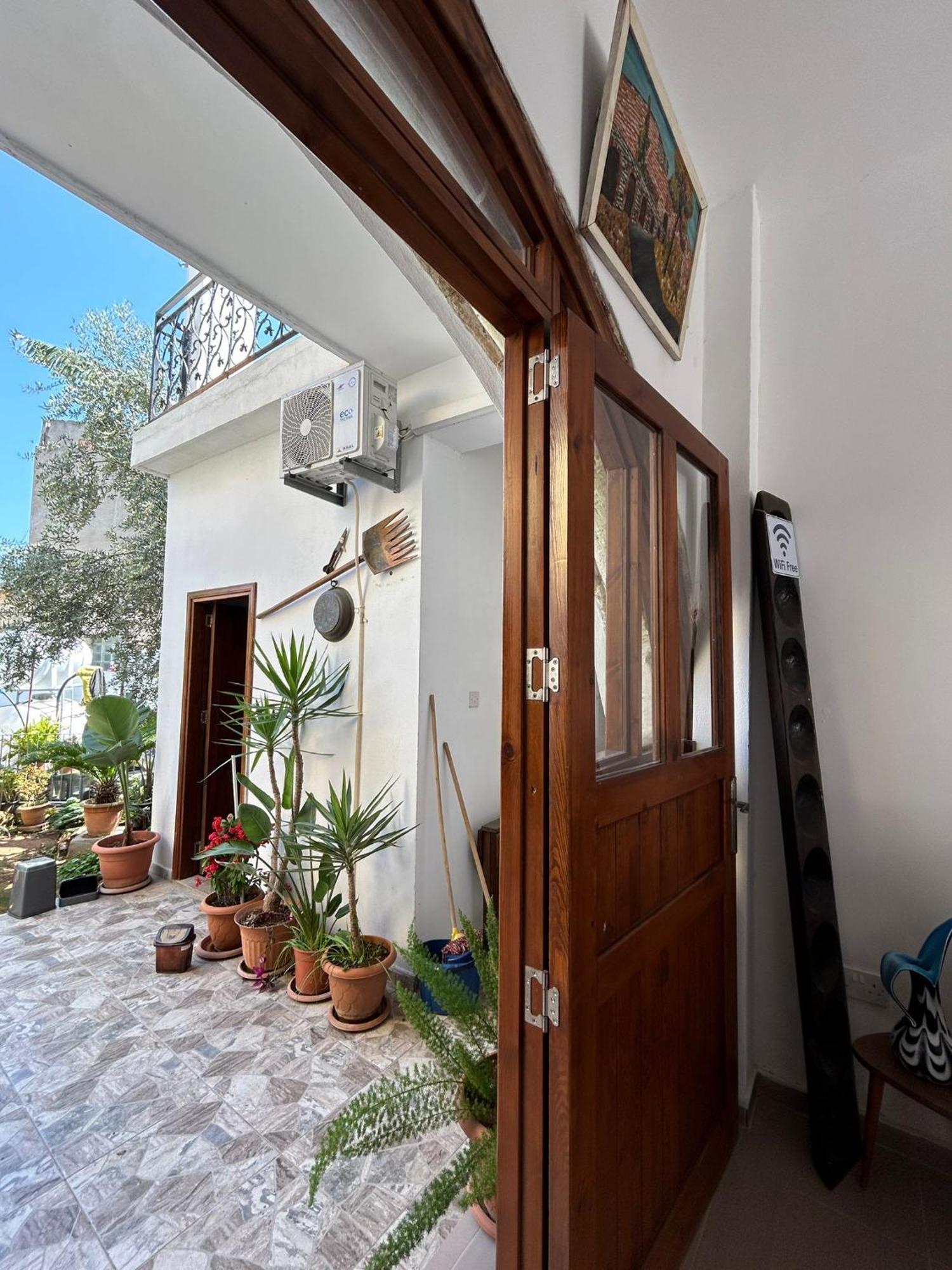 Magic Moon Guest House Famagusta  Ngoại thất bức ảnh