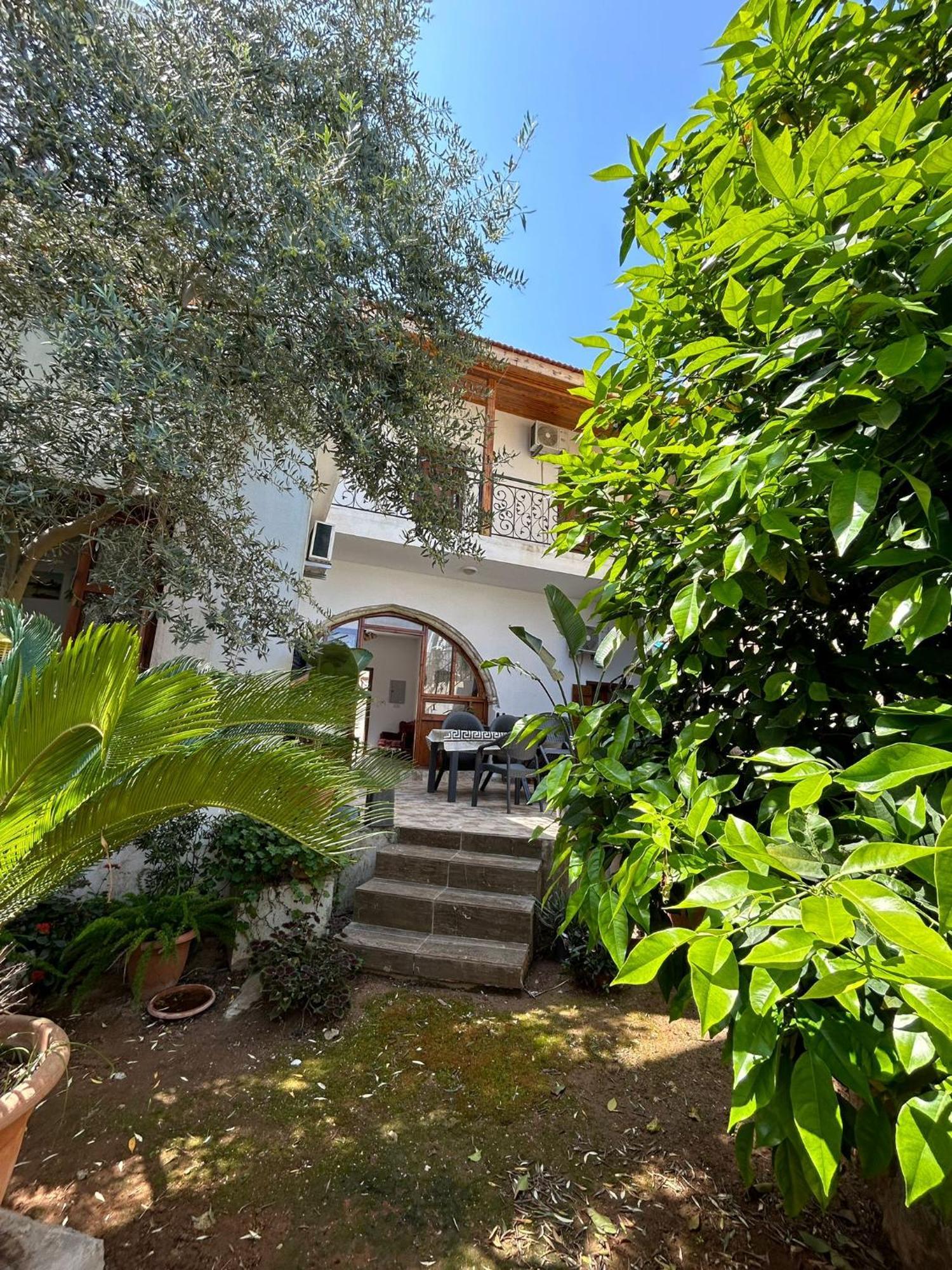 Magic Moon Guest House Famagusta  Ngoại thất bức ảnh