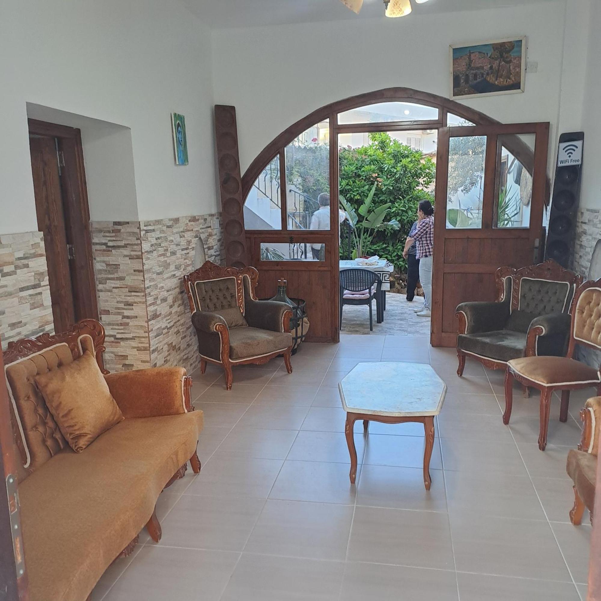 Magic Moon Guest House Famagusta  Ngoại thất bức ảnh